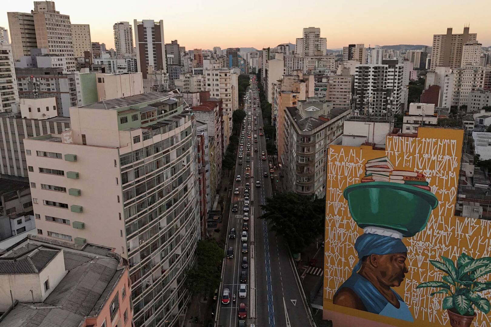 Governo estuda nova fórmula de crédito para imóveis de até R$ 1,5 milhão, diz jornal